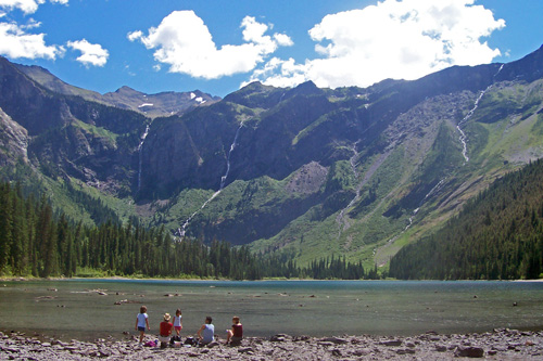 Many Glacier Lodge